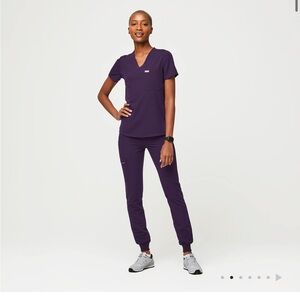 Figs deep Purple Scrub Set